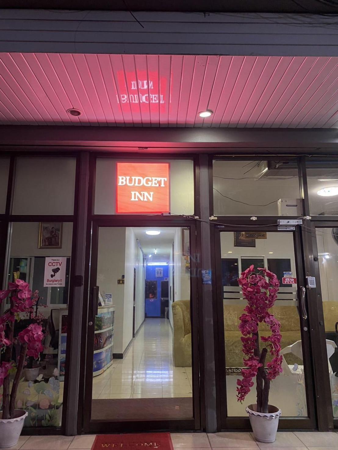 Budget Inn Pattaya Bagian luar foto